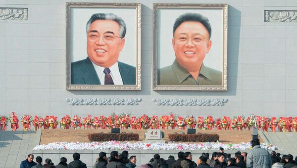 Церемония в честь первой годовщины смерти Ким Чен Ира в Пхеньяне