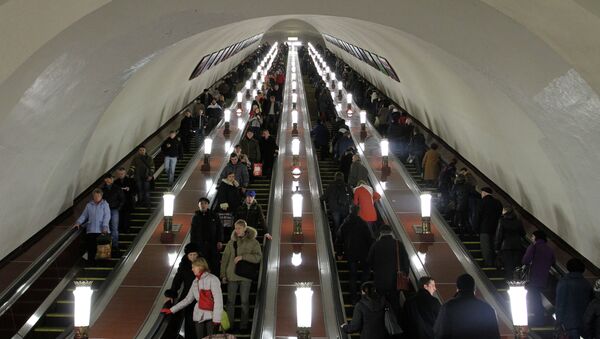 Эскалатор московского метро. Архивное фото