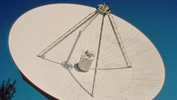 Антенна радиотелескопа в Гринбэнке, США
