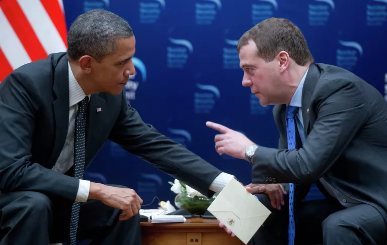 Президент России Дмитрий Медведев и президент США Барак Обама Президент России Дмитрий Медведев и президент США Барак Обама