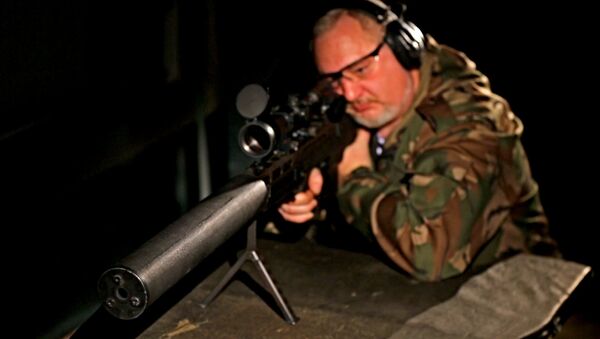 Кадры испытаний снайперской винтовки, которая стреляет без шума и вспышек