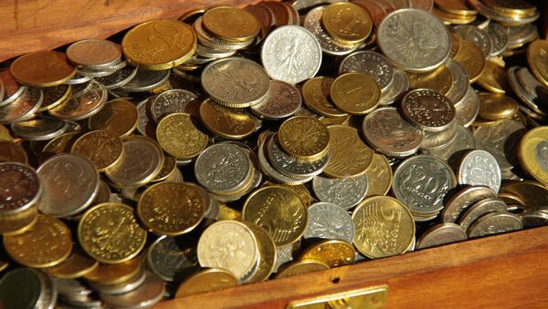Сундук с монетами, архивное фото