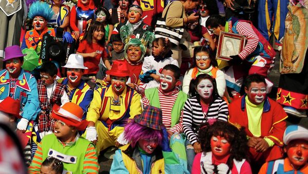 Традиционный парад клоунов в Мехико 
