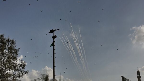 Ракеты, выпущенные с территории Газы в сторону Израиля. Архивное фото