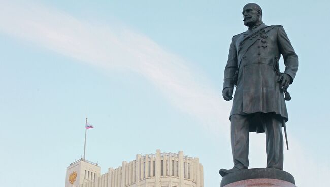 Памятник П.Столыпину в Москве