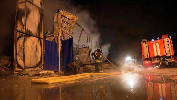 Пожар на строительном рынке в Троицком административном округе Москвы