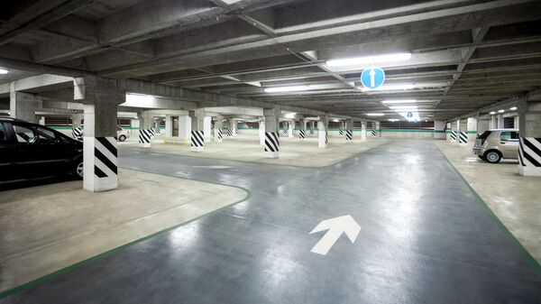 Подземная парковка. Архивное фото
