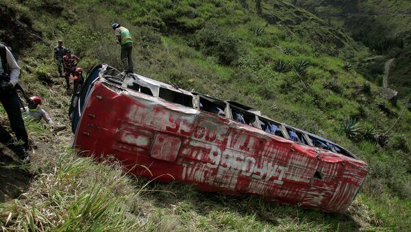 Автобус, упавший в пропасть в Эквадоре