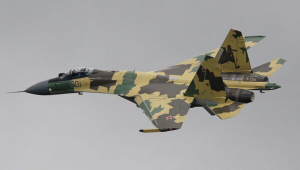 Многоцелевой истребитель Су-35, архивное фото