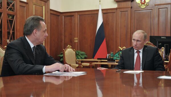 Президент России Владимир Путин на совещании с главой Минспорта РФ Виталием Мутко. Архивное фото