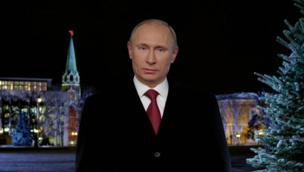 Путин поздравил россиян с Новым годом и пожелал радости и согласия