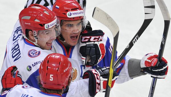 Игроки сборной России Никита Нестеров, Альберт Яруллин и Александр Хохлачев (слева направо)