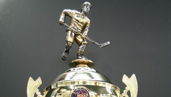 Главный трофей Молодежной хоккейной лиги (МХЛ) Кубок Харламова. Архивное фото