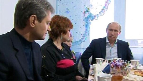 Путин выпил чая с крымскими новоселами и обсудил будущее города