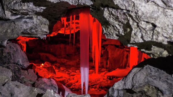Застывшая симфония камня и льда: Кунгурская пещера в Пермском крае
