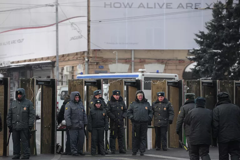 Подготовка к маршу оппозиции Подготовка к маршу оппозиции