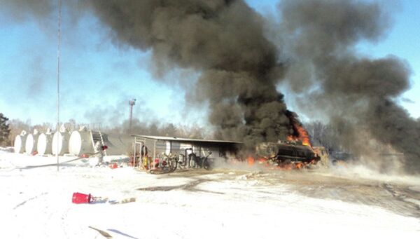 Бензовоз загорелся на авиабазе в Приамурье