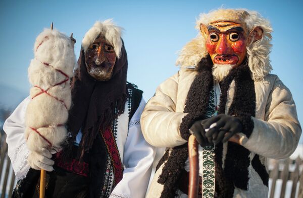 Жители села Красноильск Черновицкой области во время празднование украинского народного праздника Маланки