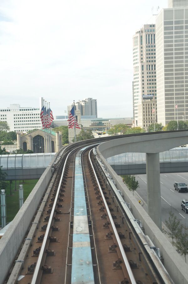 Трамвайные рельсы на территории предприятия General Motors в Детройте
