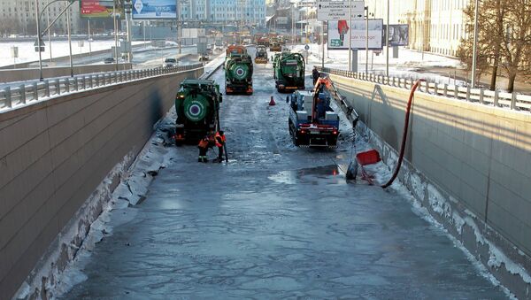Движение под Литейным мостом в Санкт-Петербурге закрыто из-за аварии