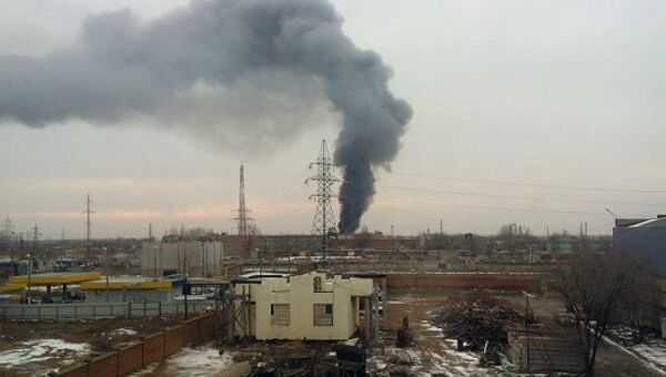 Ангар с автобусами горит в Астрахани