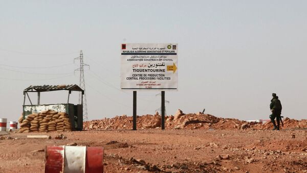 В районе газоперерабатывающего завода в Алжире, где боевики захватили заложников