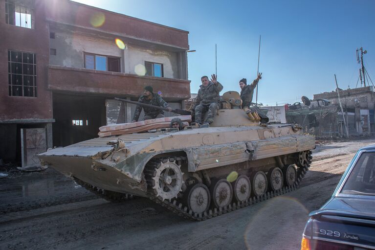 Военнослужащие сирийской армии в городе Дарайя, Сирия