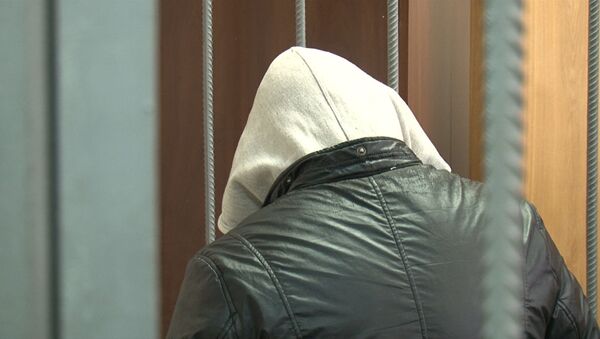 Обвиняемый по делу о ДТП на Минской прятал под капюшоном лицо от камер в суде