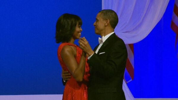 Мишель Обама в красном платье танцевала на балу в честь инаугурации мужа