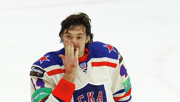 Хоккеист Евгений Артюхин. Архивное фото