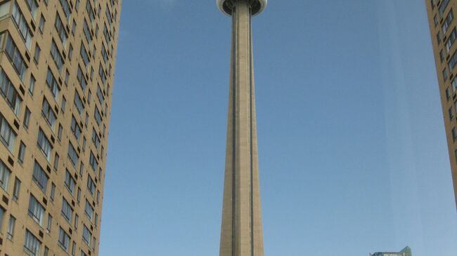 Телебашня CN Tower в канадском Торонто, архивное фото