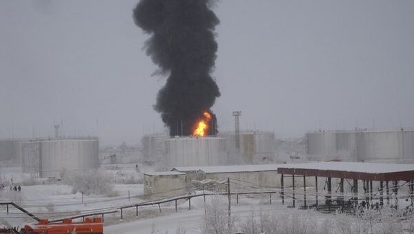 Пожар на нефтебазе в Якутии