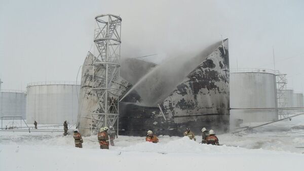Пожар на нефтебазе в Якутии
