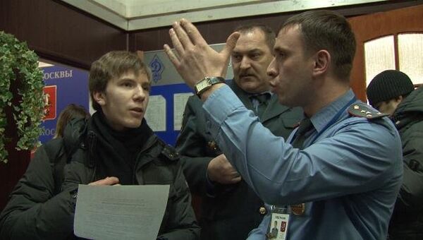 Полиция, откройте: гражданские активисты проверили работу ОВД Москвы