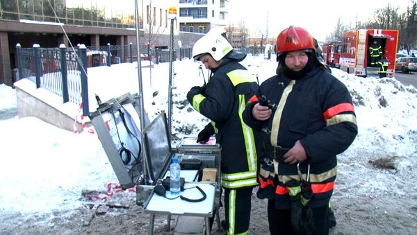 Спасатели ликвидируют последствия пожара в Москве, где погибли десять человек