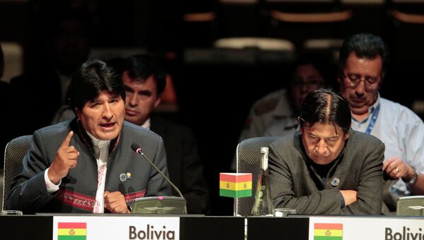 Президент Боливии Эво Моралес выступает на заседании саммита Сообщества латиноамериканских и карибских государств