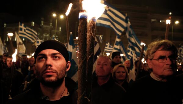Ультраправые устроили факельное шествие в Афинах