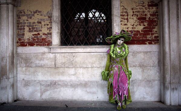 Участница Венецианского карнавала