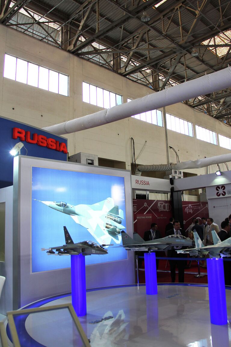 Российская экспозиция на авиационно-космической выставке Aero India 2013 в Бангалоре