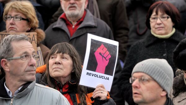 Антиправительственная демонстрация в Любляне