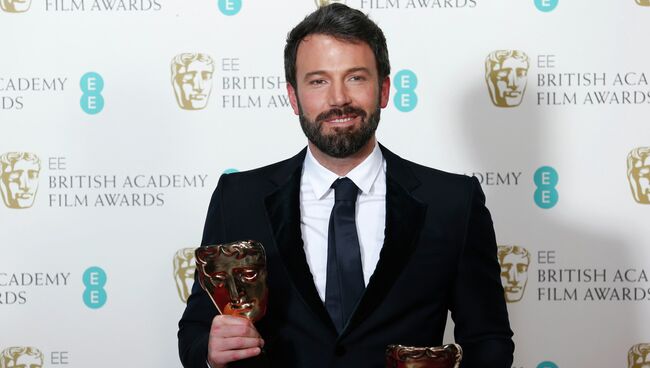 Бен Аффлек с наградами BAFTA за фильм Операция Арго