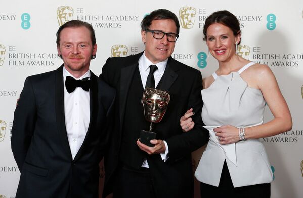Саймон Пегг , Дэвид О. Рассел, Дженнифер Гарнер на церемонии вручения премии BAFTA