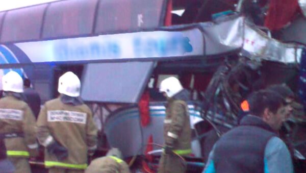 Автобус и грузовик столкнулись под Волгоградом. Первые кадры с места ДТП
