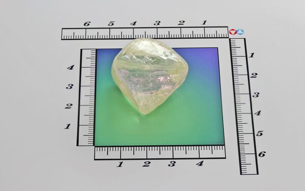 Алмаз массой 145,44 карата, добытый в январе 2013 года на Айхальском ГОКе