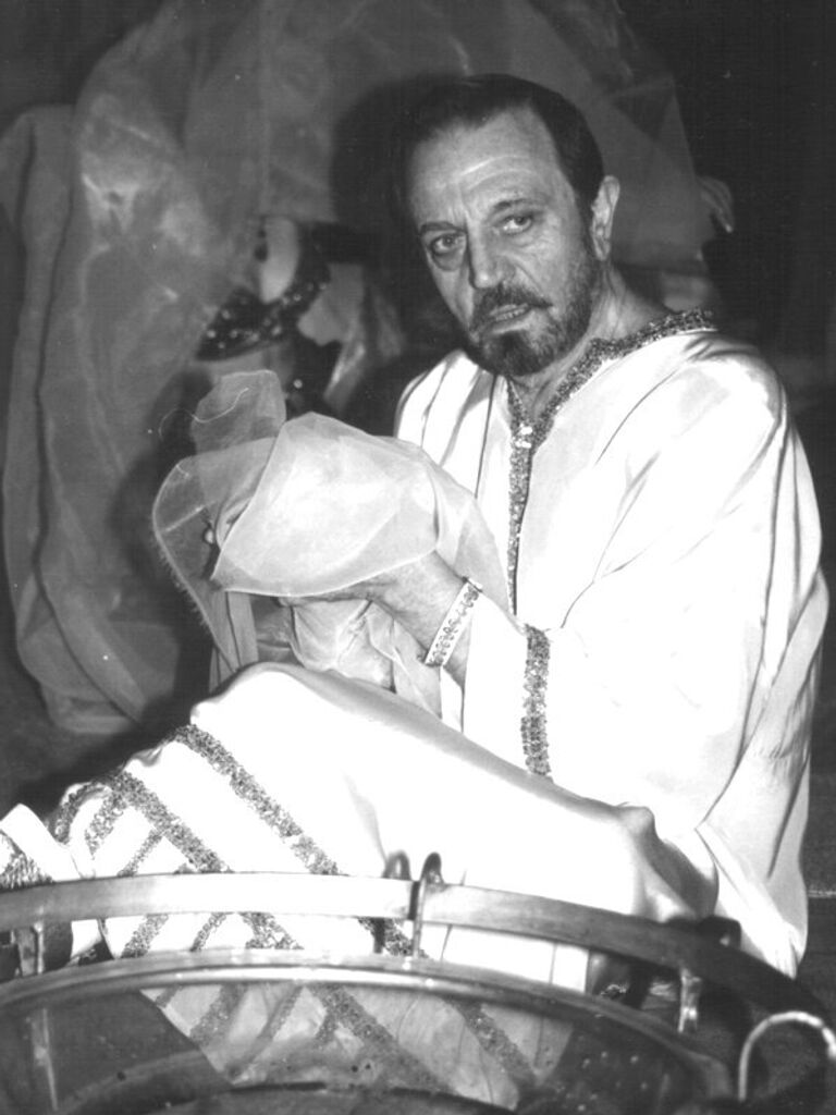 Народный артист России Анатолий Ромашин играет в спектакле Византия Народный артист России Анатолий Ромашин играет в спектакле Византия