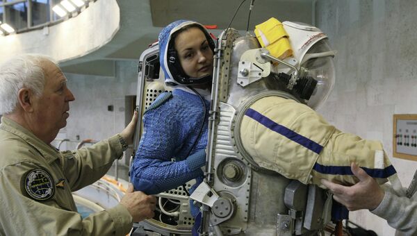 Космонавт Елена Серова на тренировке в гидролаборатории в Звездном городке