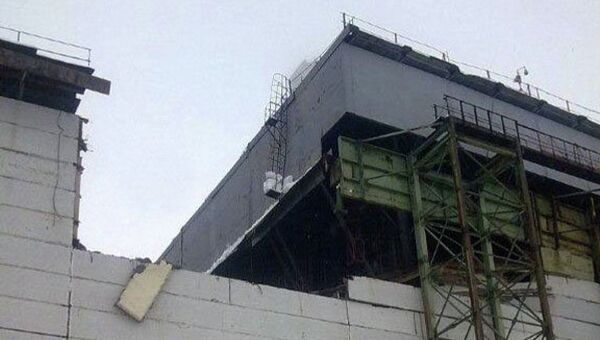 Обрушение стеновых панелей и части легкой кровли машинного зала четвертого энергоблока на Чернобыльской АЭС