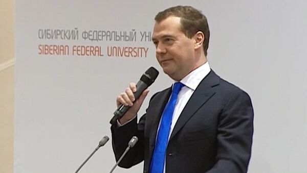 Медведев подсказал студентам, как влюблять в себя девуше