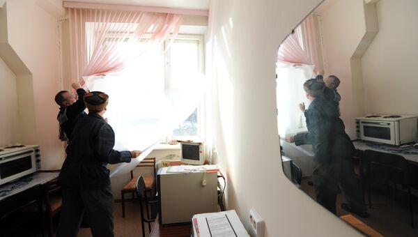 Последствия метеоритного дождя в Челябинске, архивное фото