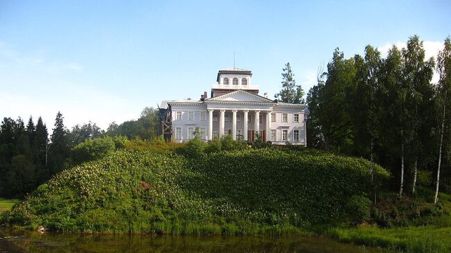 Музей-усадьба Набокова Рождествено. Архивное фото